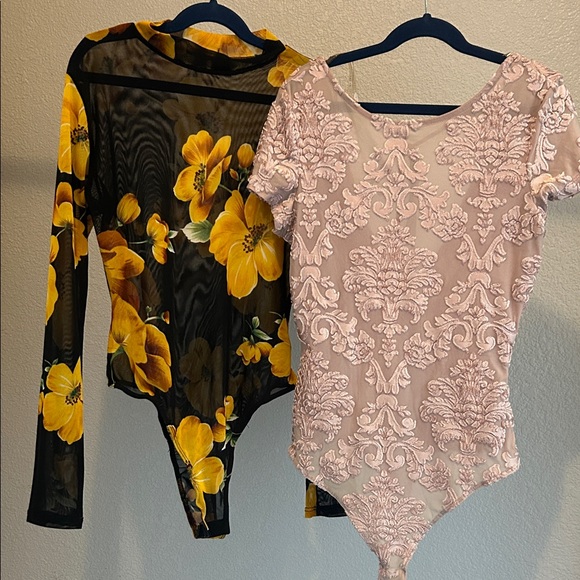 Tops - Set of 2 bodysuits black yellow flowers light pink short sleeve velvet size M